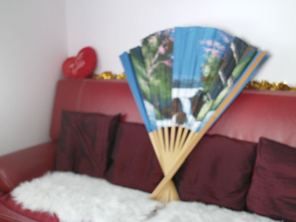 Joli &eacute;ventail ancien peint main en satin de soie 155 cm 