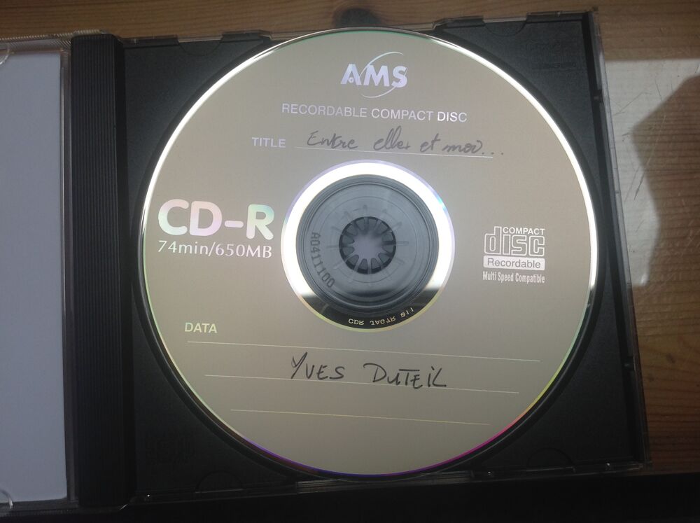 YVES DUTEIL ENTRE ELLES ET MOI... Envoi Possible
CD et vinyles