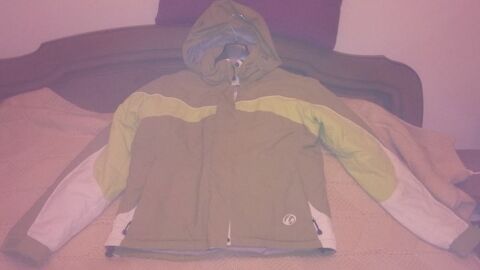 Tr�s belle veste GO SPORT femme assez �paisse
30 Wittersdorf (68)