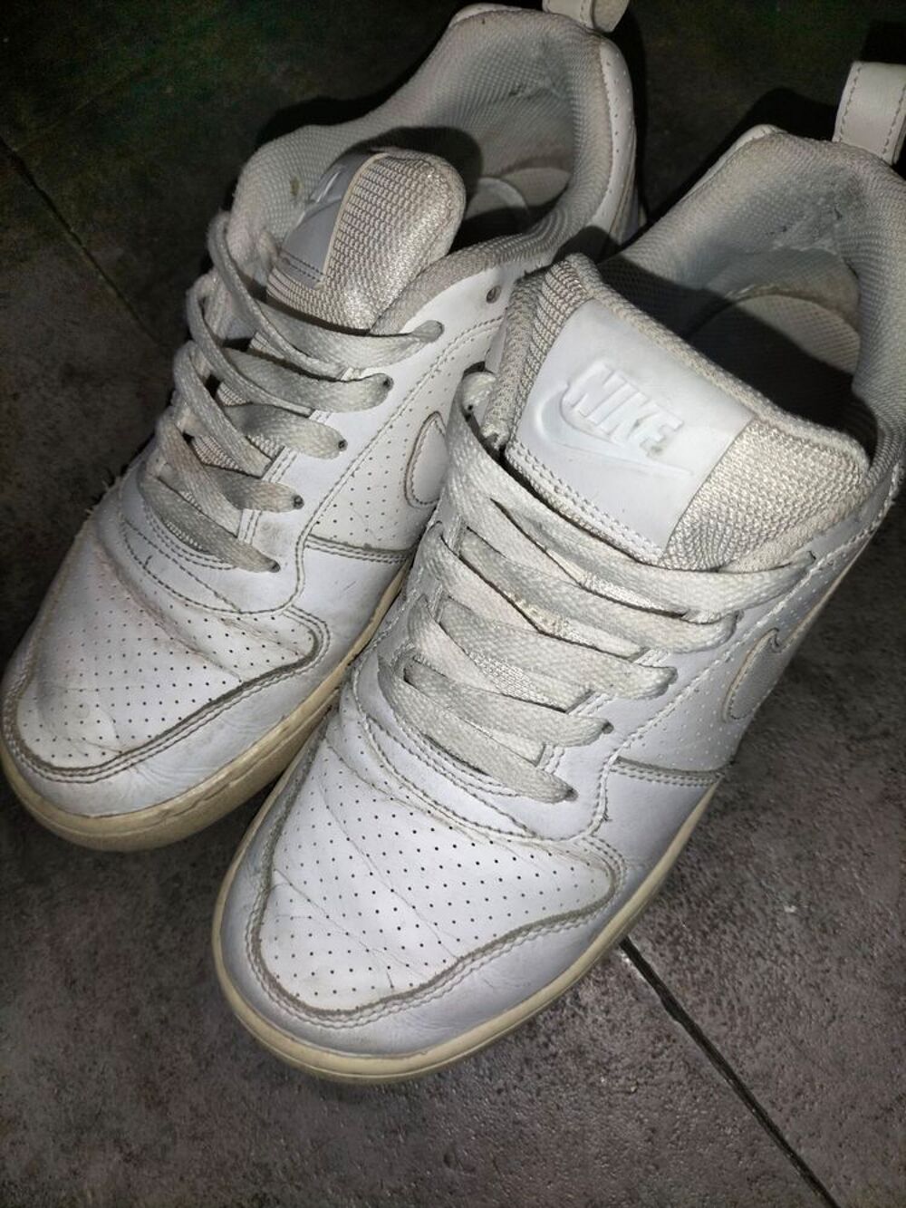 Basket Nike blanc pointure 40 tr&egrave;s bon &eacute;tat Chaussures