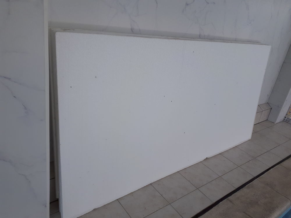 8 Plaques en polystyr&egrave;ne expans&eacute; neuves Bricolage