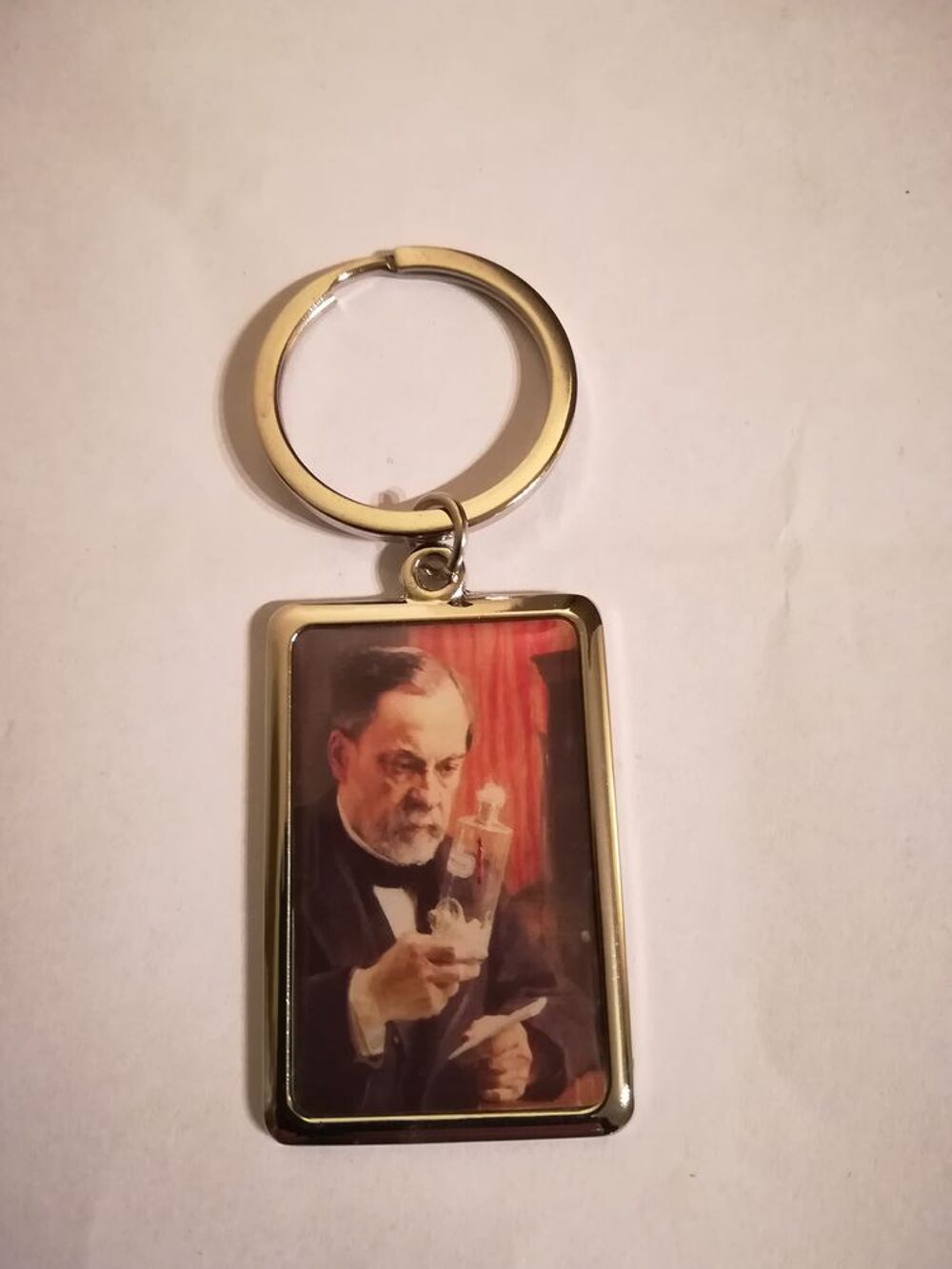 PORTE CLE / PASTEUR 
