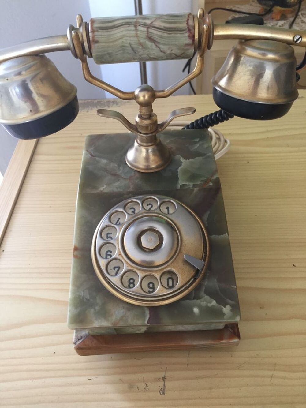 T&eacute;l&eacute;phone. 