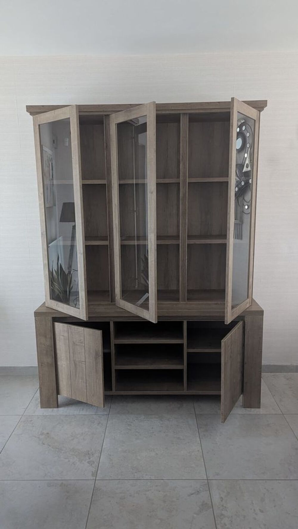 : buffet biblioth&egrave;que/ vaisselier 
Tr&egrave;s bon &eacute;tat. Meubles