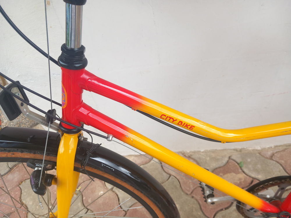 de 2 v&eacute;los. Etat neuf. CITY BIKE Vélos