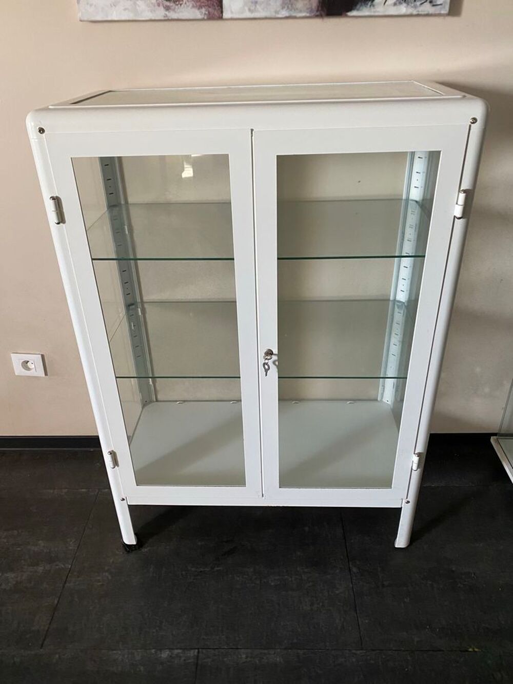 Vitrine en verre et acier Meubles