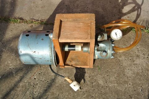 Moteur monophasé SEGAL + pompe SUNDSTRAND 50 Gargenville (78)