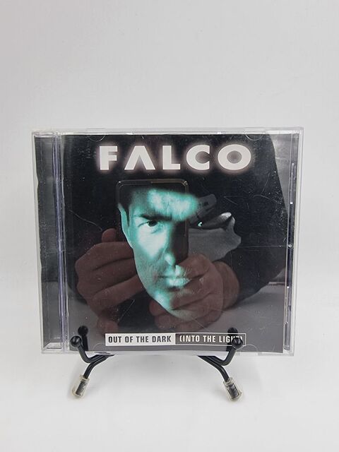 CD de musique Falco : Out of the Dark (Into the Lignt) avec 4 Vulbens (74)