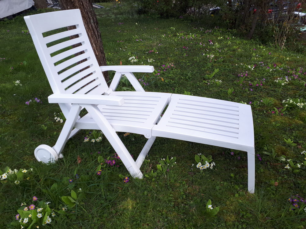 Fauteuil de jardin, transat ou bain de soleil sur roulettes Meubles