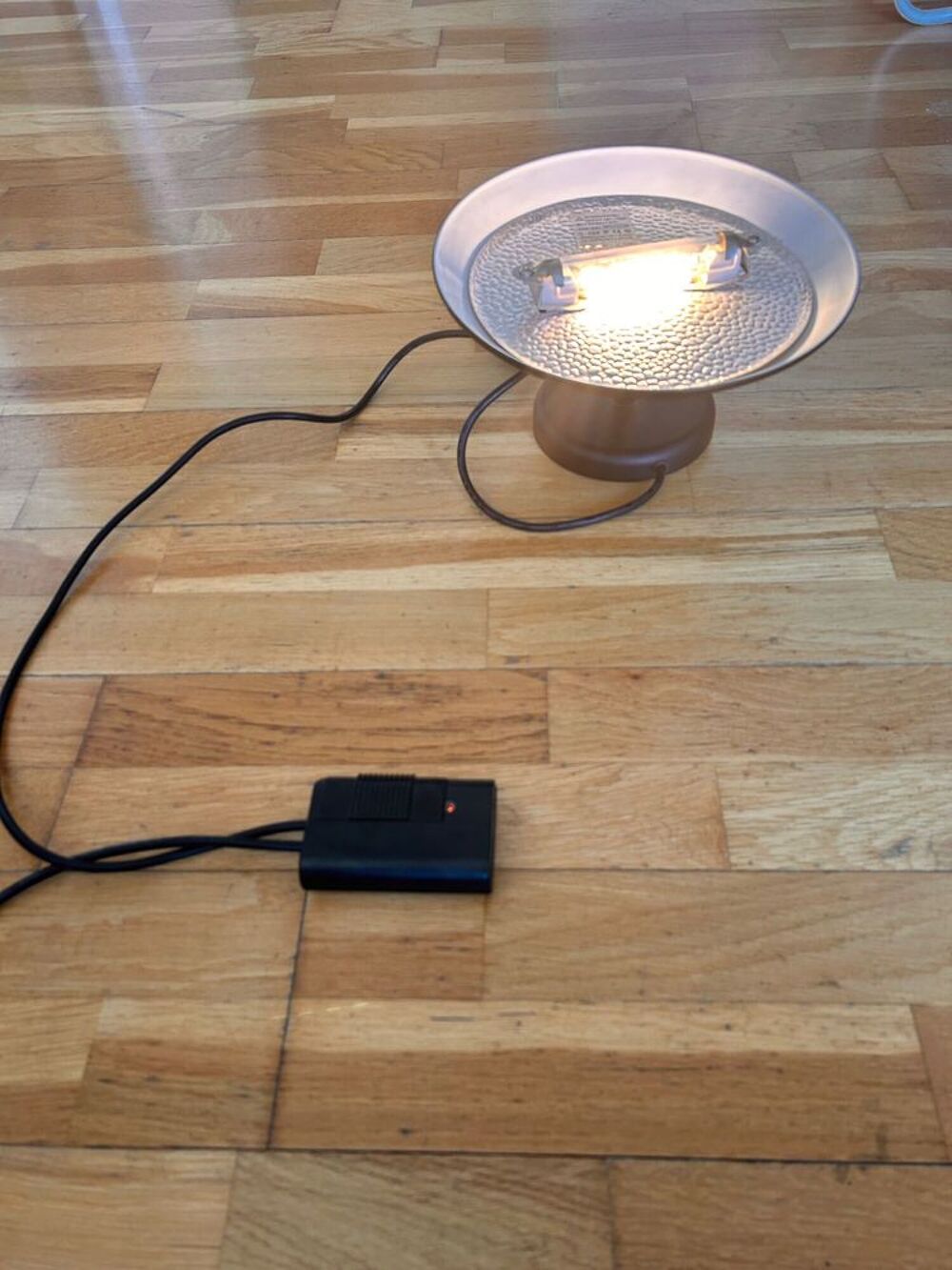 2 petits supports pour lampes halog&egrave;nes Décoration