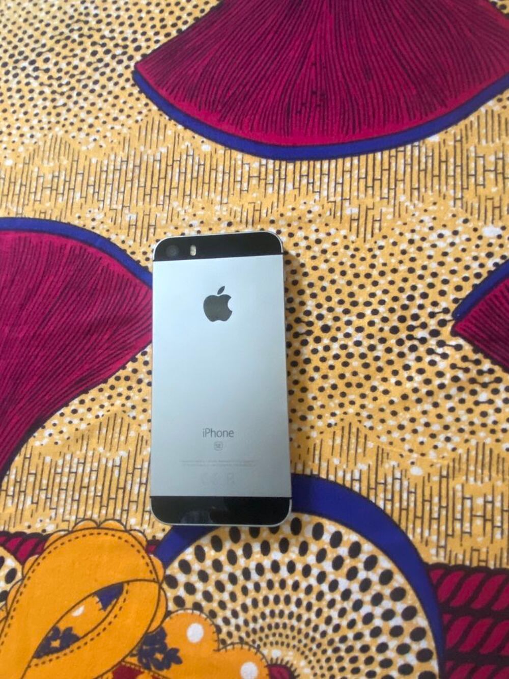 Smartphone Apple iPhone SE 32 Go Gris Sid&eacute;ral D&eacute;bloqu&eacute; Téléphones et tablettes
