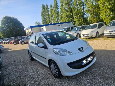Peugeot 107 1.4 HDi 54ch BLUE LION Trendy 2008 occasion Saint-Val&eacute;rien 89150