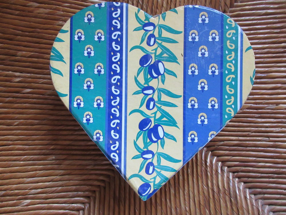 Bo&icirc;te cadeau en forme de coeur Décoration