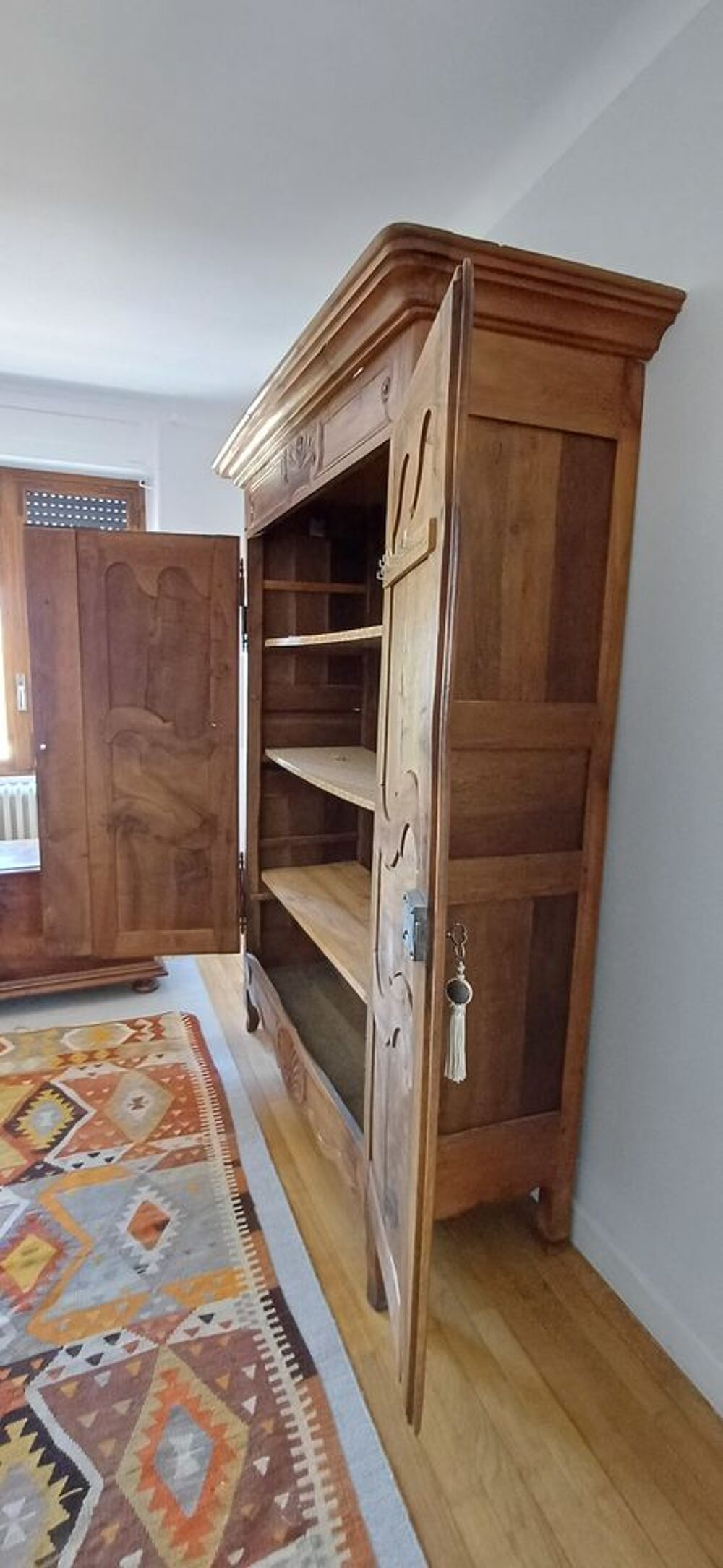 Ancien meuble salon bois massif sculpt&eacute; Meubles