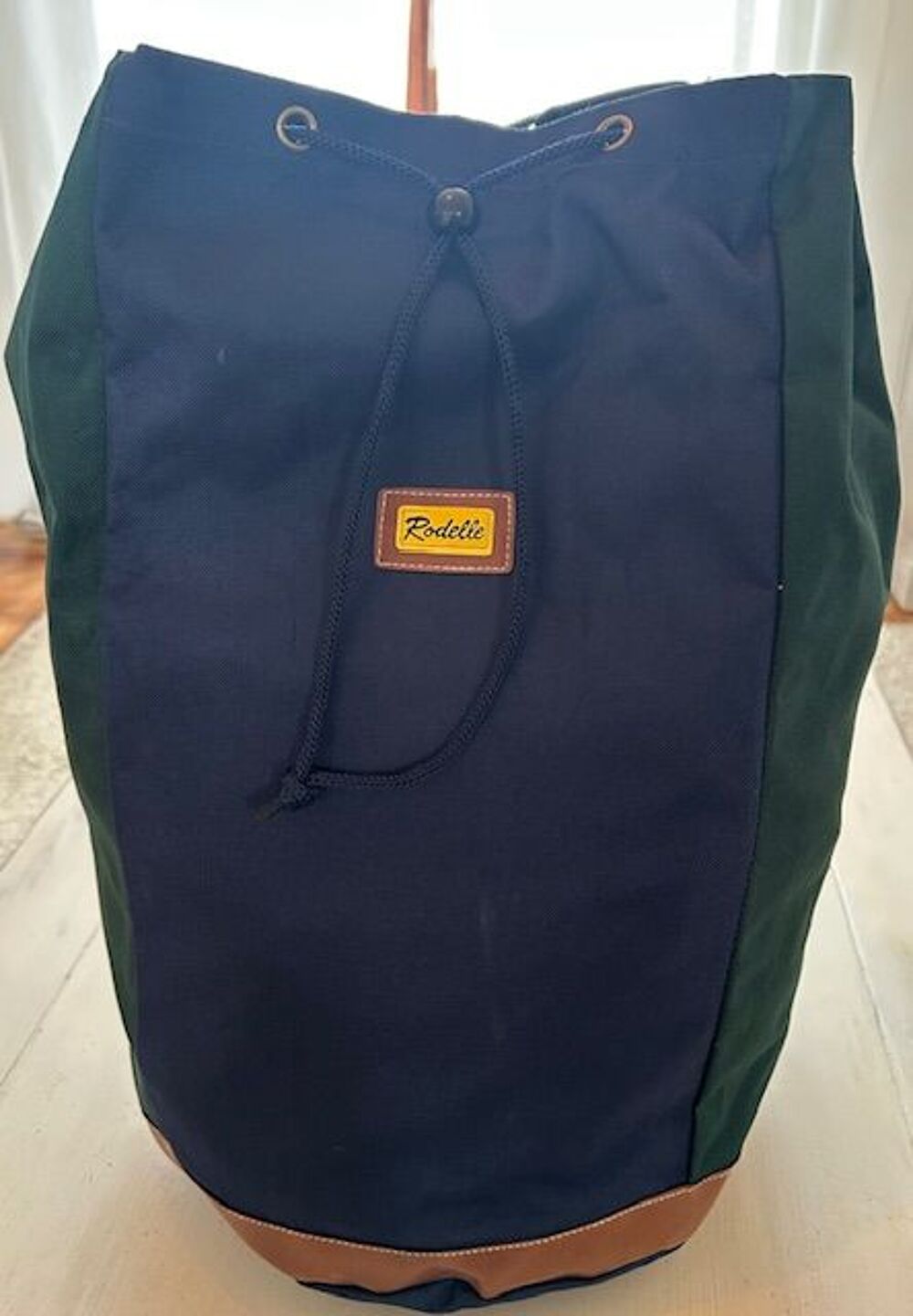 beau petit SAC a DOS ( neuf / jamais servi )
Sports