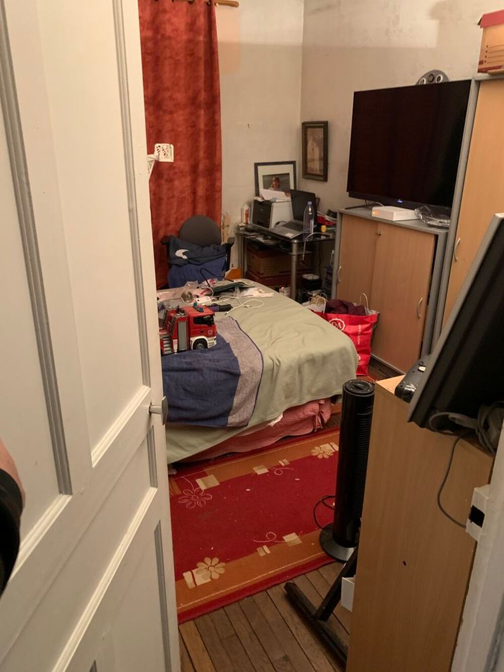 D&eacute;barras d'un appartement &agrave; courbevoie.
Meubles