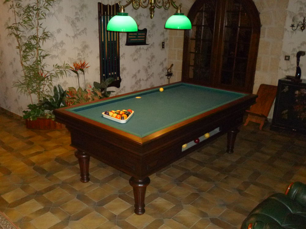 Billard Fran&ccedil;ais et Am&eacute;ricain
Meubles
