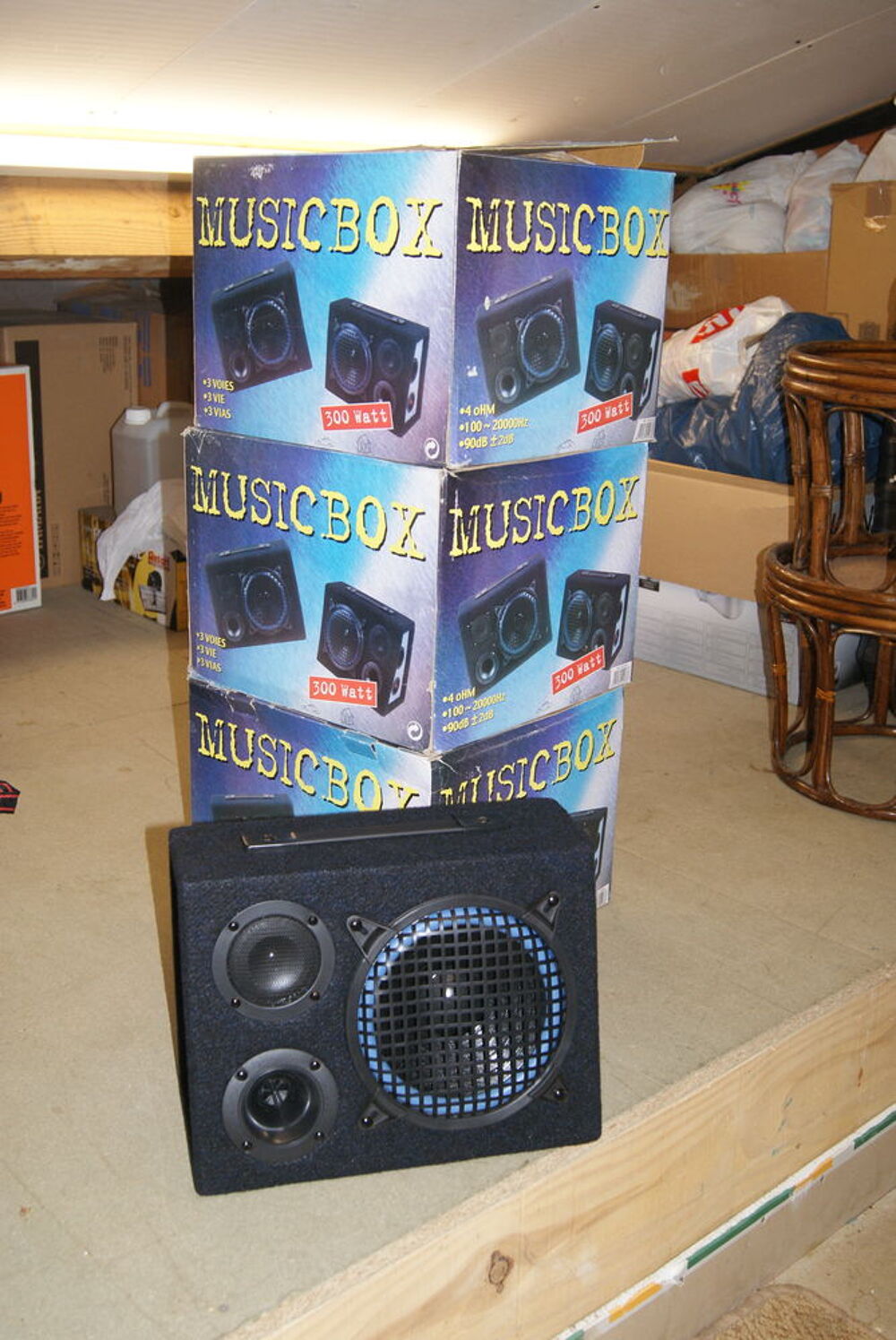 6 ENCEINTES de 300 W (4 Ohms) Audio et hifi
