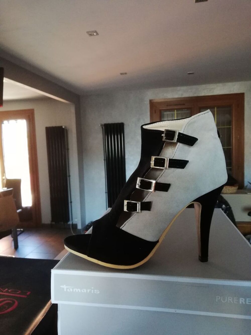 Important stock Chaussures neuves femme point. 37 Chaussures