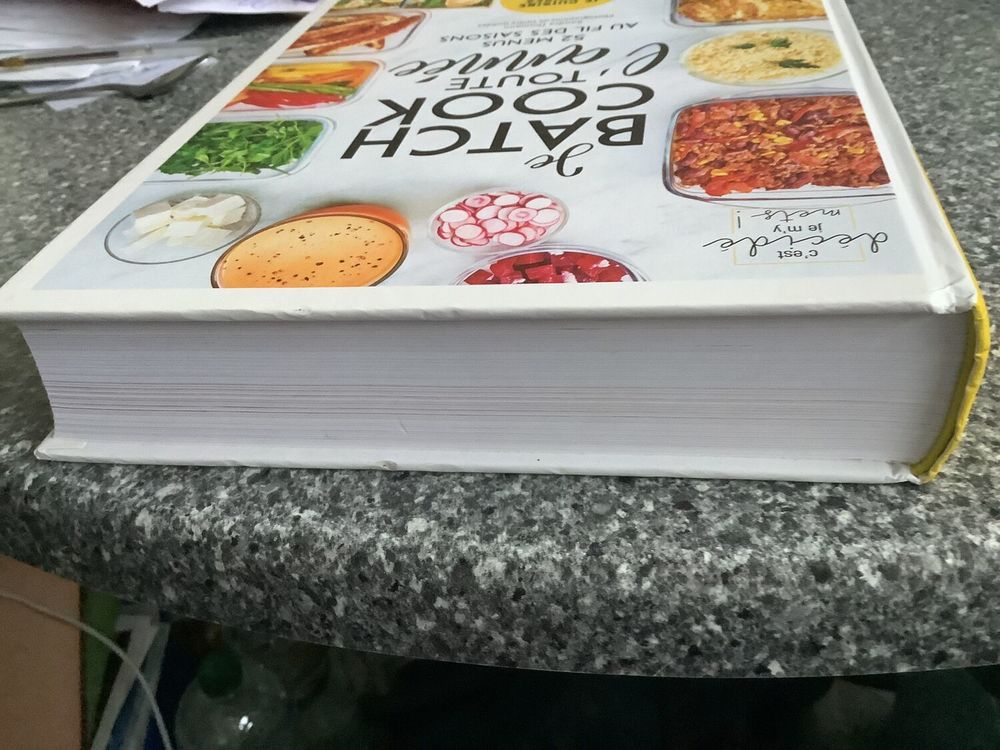 Livre de Batch Cooking 52 menus au fll des saisons. Larousse Cuisine