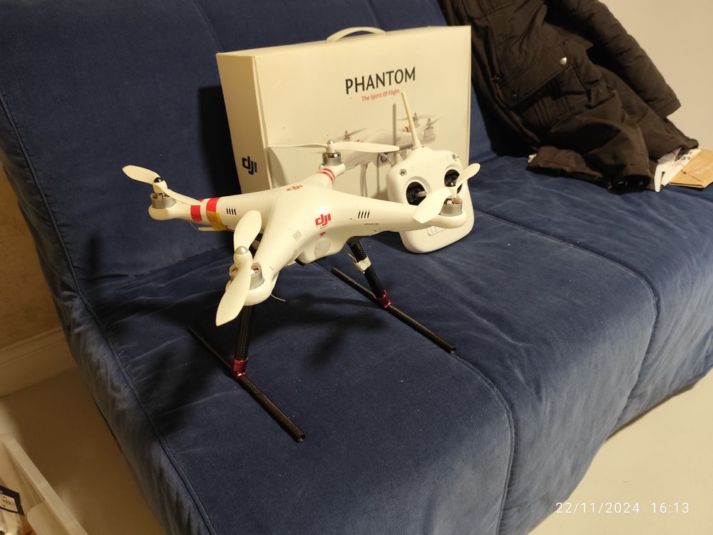  Drones ,Voiture thermique, Radio commandes,tout &agrave; saisir
Jeux / jouets