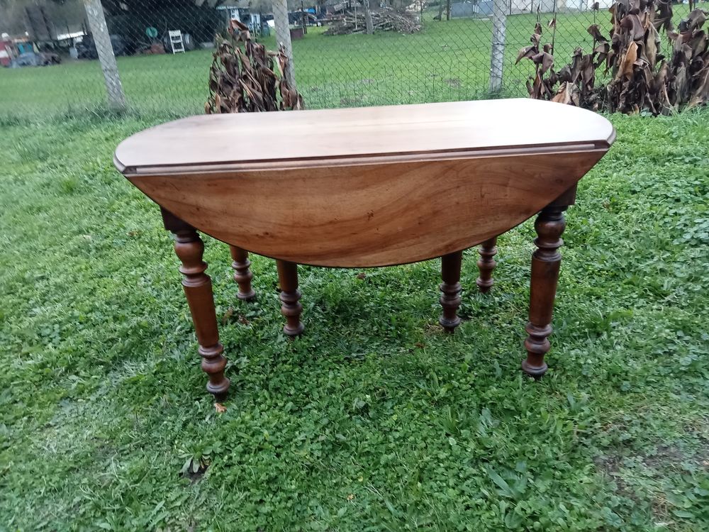 Table ovale 6 pied en noyer massif , Louis Philipe Meubles