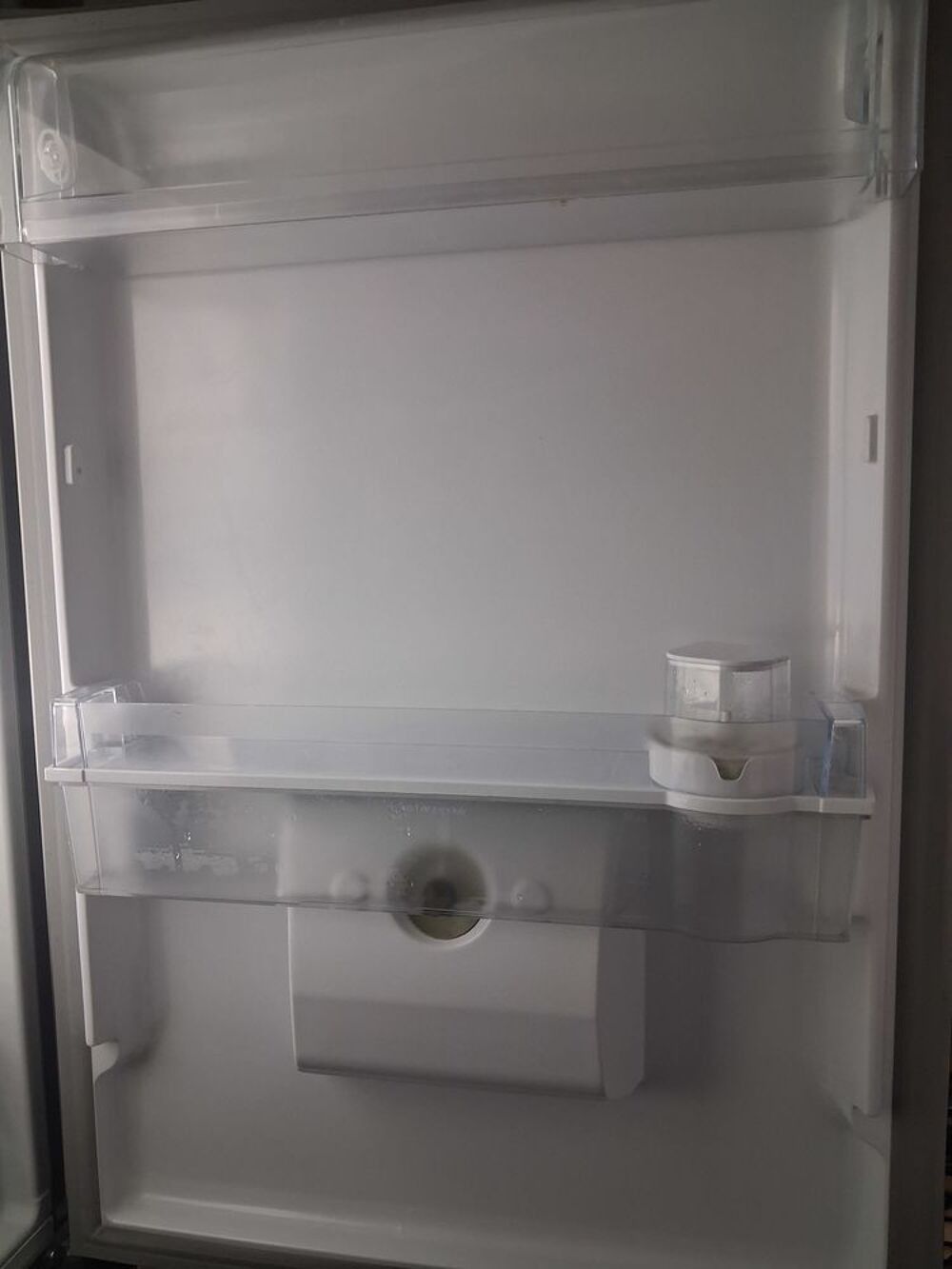 ( cause encombrement) R&eacute;frig&eacute;rateur combin&eacute; Whirlpool Electroménager
