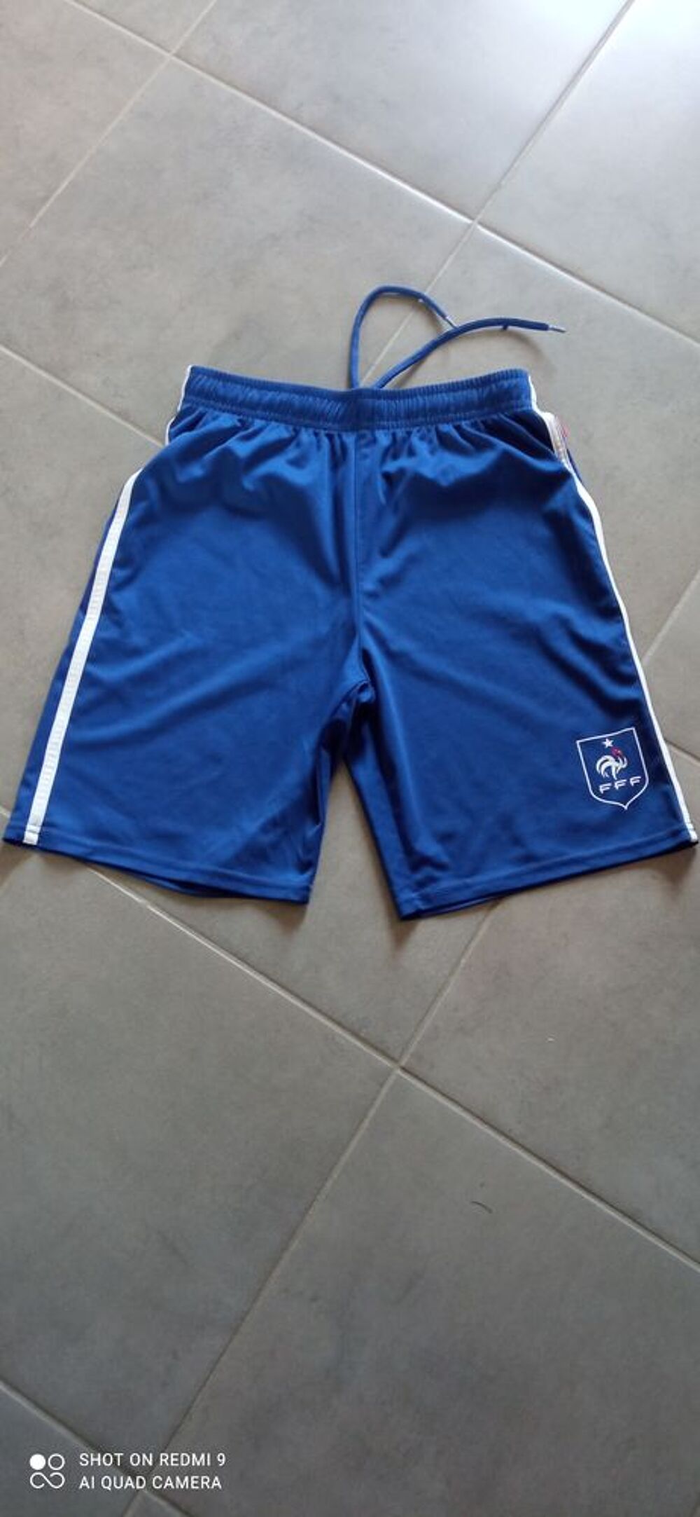 SHORT DE FOOT OU SPORT
Vêtements enfants