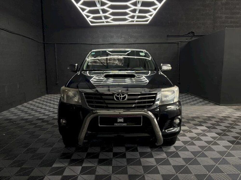 Hilux 3.0 D-4D Invincible Double Cabine 4WD BVA 2013 occasion 33520 Bruges