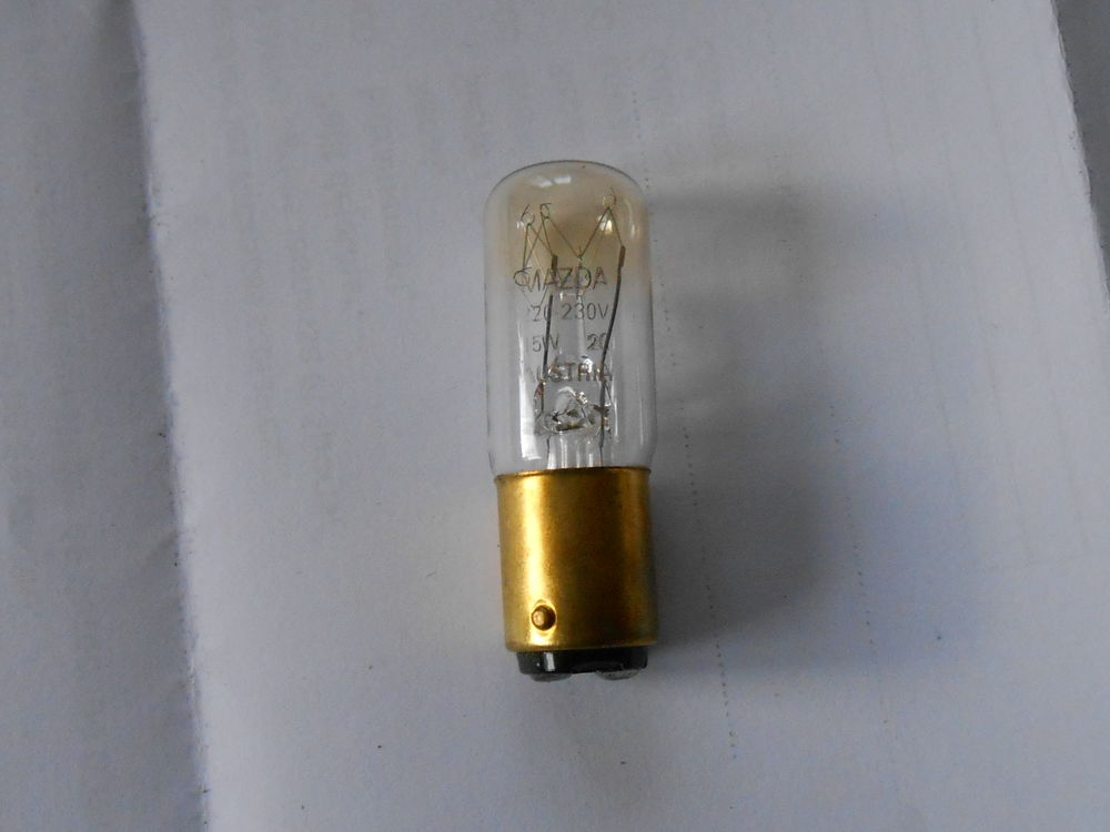 AMPOULES 220 VOLTS 15 WATT (4) Bricolage