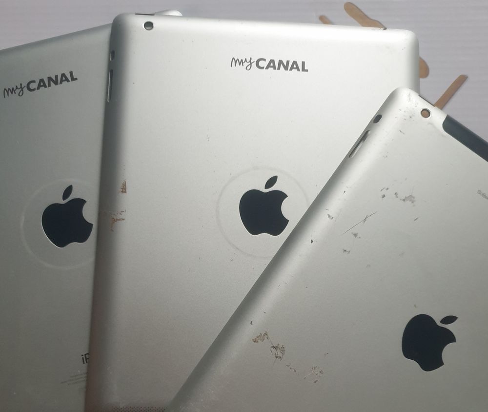 Lot de tablettes Apple pour pi&egrave;ces 2 Téléphones et tablettes