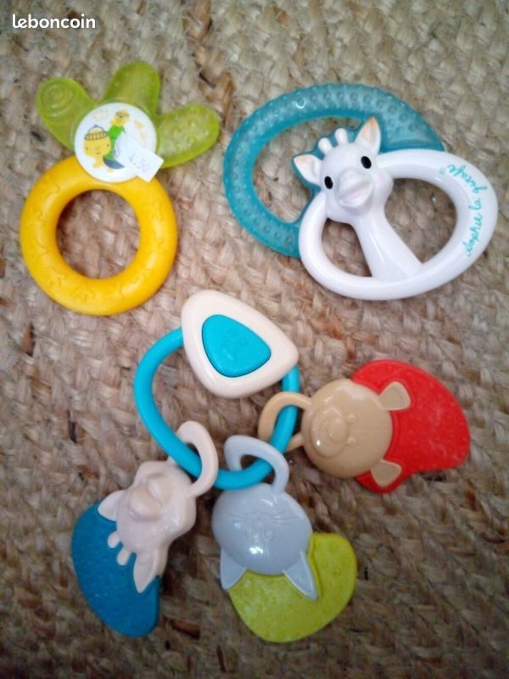 3 anneaux dentaires MAM et Vulli + hochet Chicco Puériculture