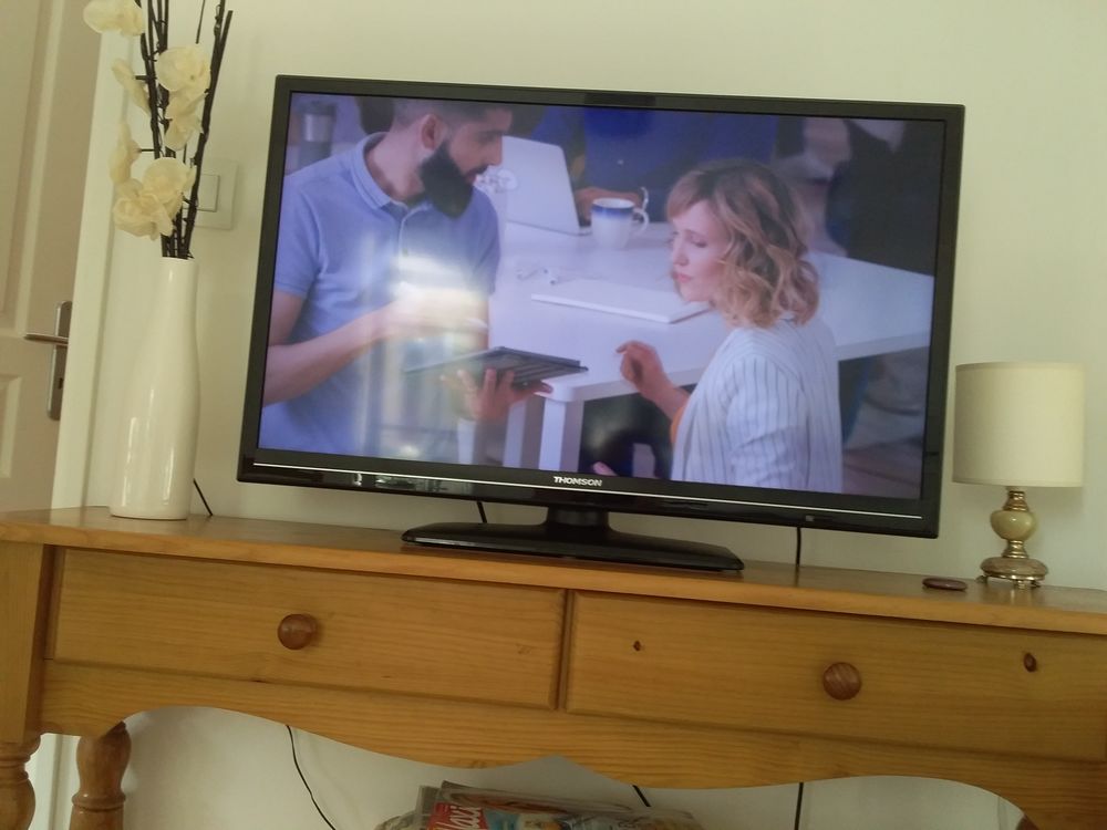 TELEVISION THOMSON Photos/Video/TV