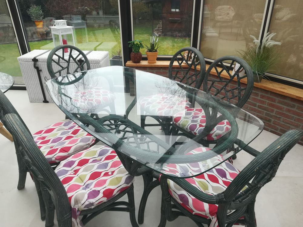 TABLE ET CHAISES DE SEJOUR Meubles