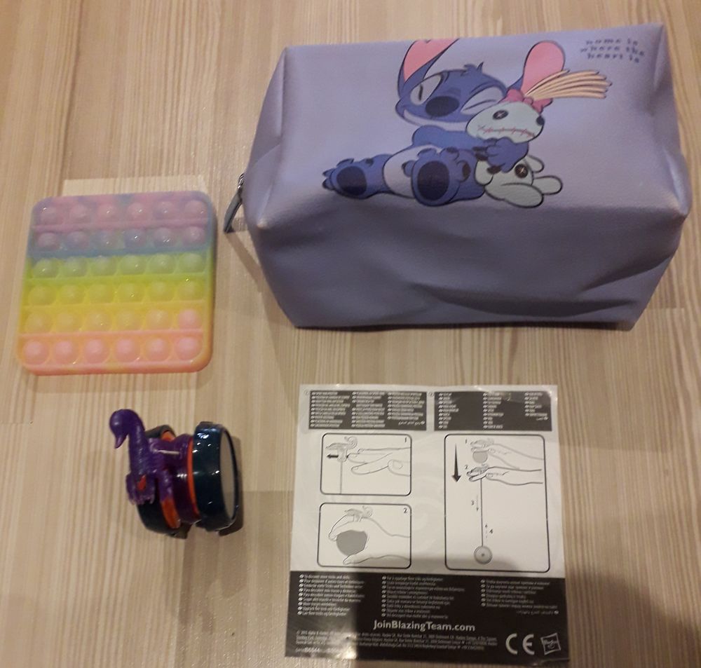 Trousse stitch Pop it yoyo blazing team gyrocombat scorpion Jeux / jouets