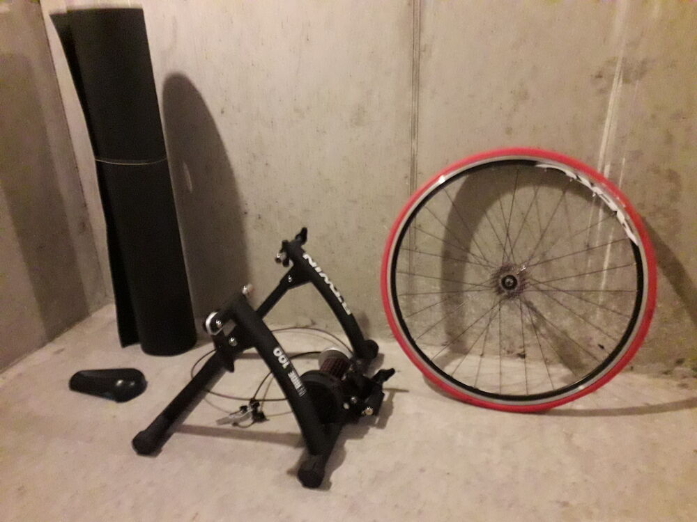 Home Trainer Pour V&eacute;lo Avec Accessoires Vélos
