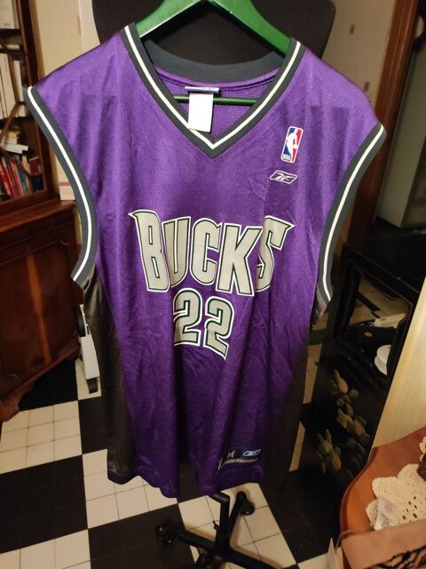 Tee-shirt sans manches violet Reebok Bucks 22. Rare .  90 Verneuil-sur-Seine (78)