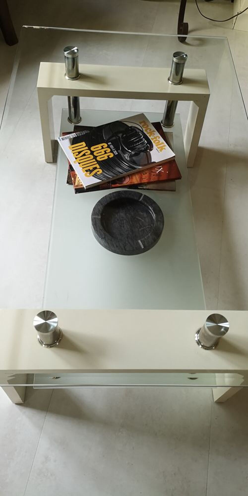 Table basse de salon en verre Meubles