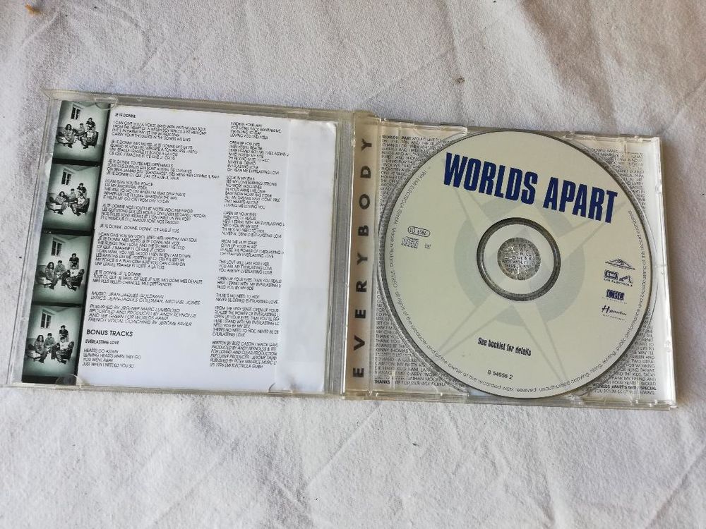 CD des Worlds Apart CD et vinyles