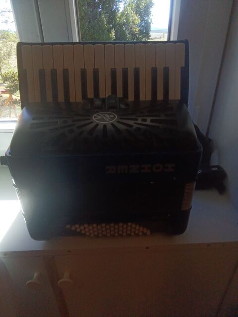 Accord&eacute;on honner 1000 09100 Unzent