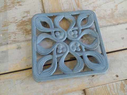 Ancien Dessous de Plat Émaillé Gris Bleu Décor de Gui Loches (37)