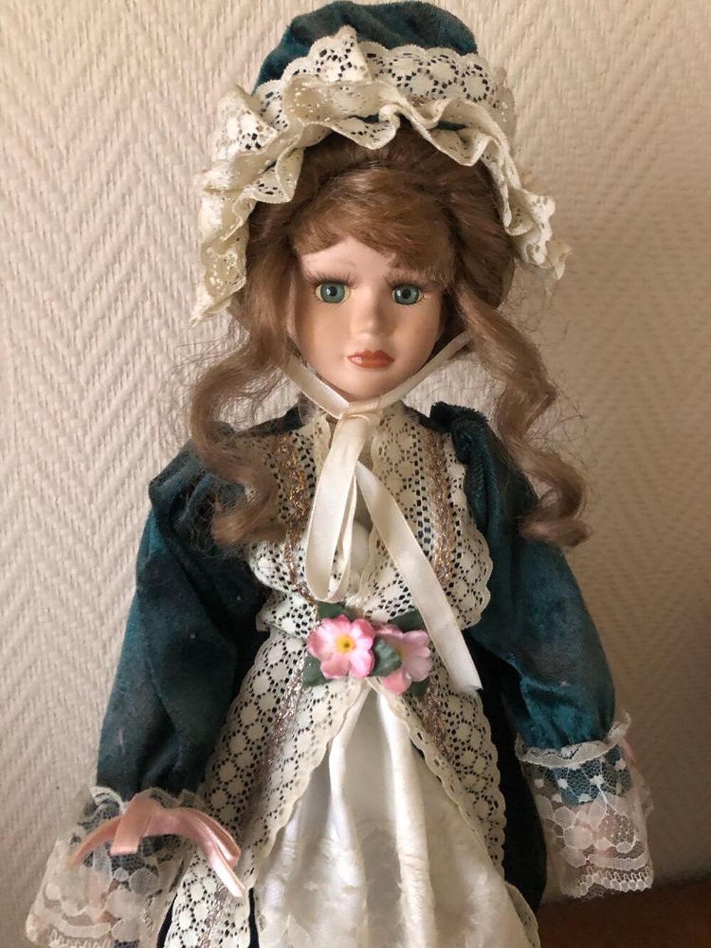 Poupee ancienne style victorien 
