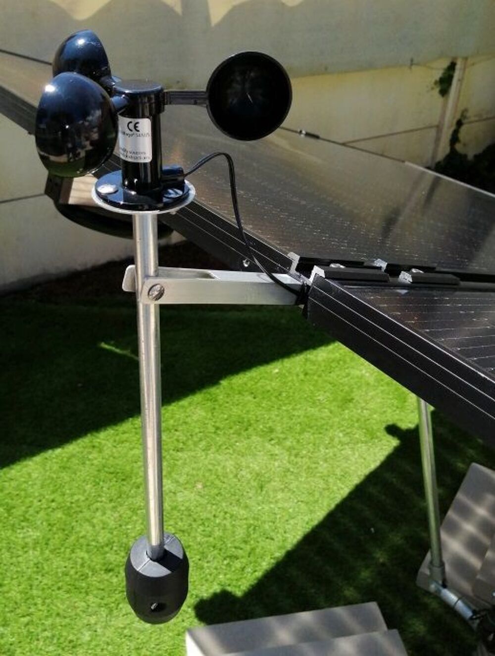 Tracker solaire 4 panneaux de 500 watts livr&eacute; pos&eacute; Bricolage