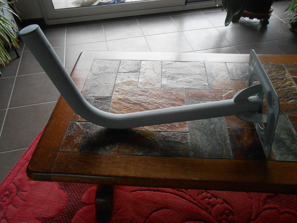 bras de d&eacute;port en acier 45cm long et 29 en hauteur Bricolage