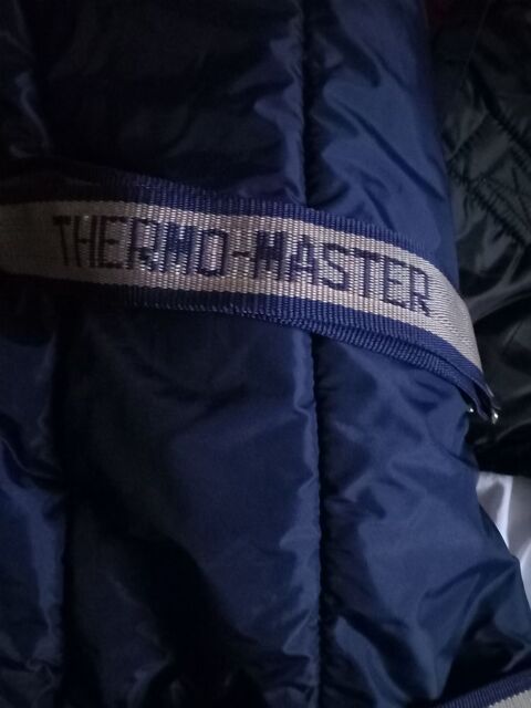 une couverture d'&eacute;curie double poney Thermo MASTER 25 77650 Saint-loup-de-naud