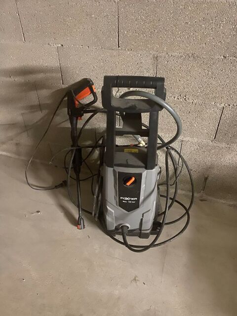 Nettoyeur haute pression Foxter �  150 bars �  quasi neuf 50 Chevroux (01)