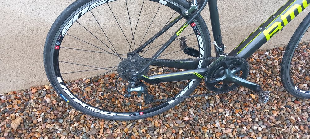 v&eacute;lo route V�los