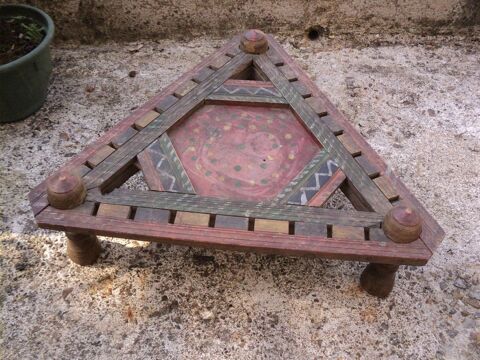 Ancienne Petite Table Basse de Salon Polychrome. 60 Loches (37)
