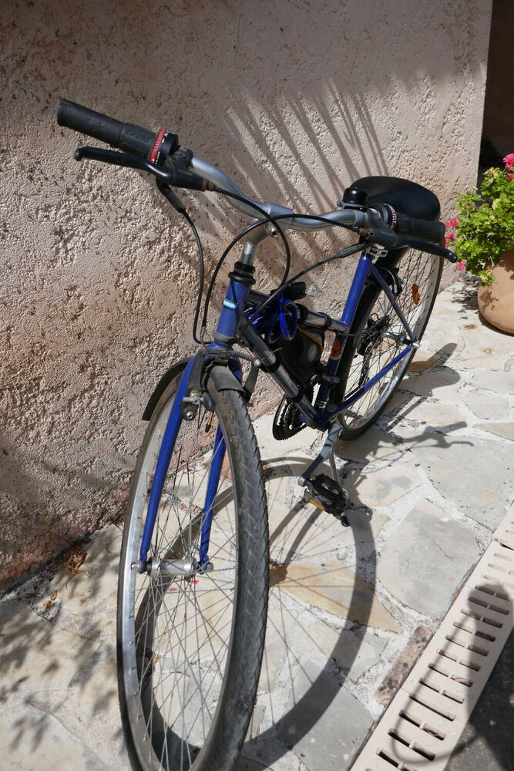 1 V&eacute;lo homme 
1 v&eacute;lo femme Vélos