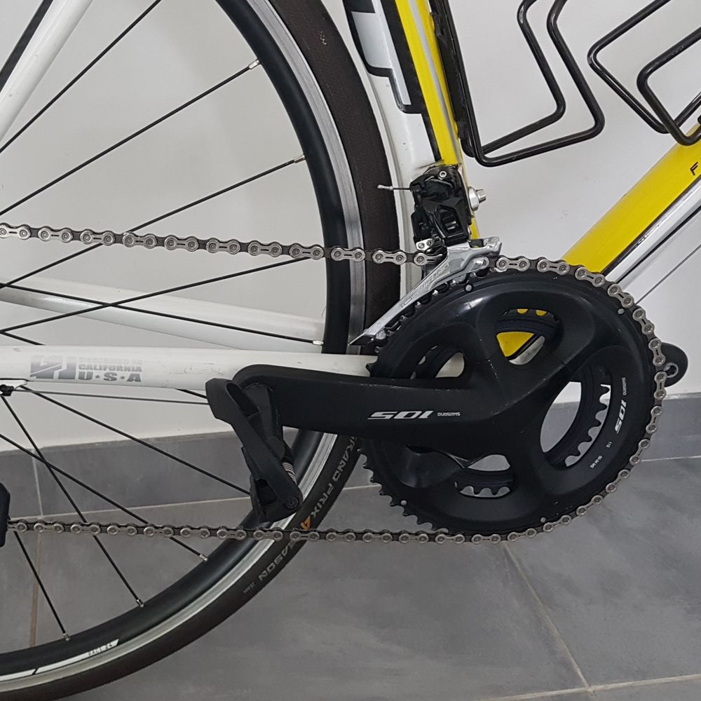 V&eacute;lo route GT carbone monobloque Vlos